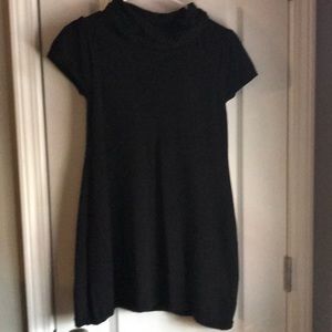 Short sleeve black tunic sweater